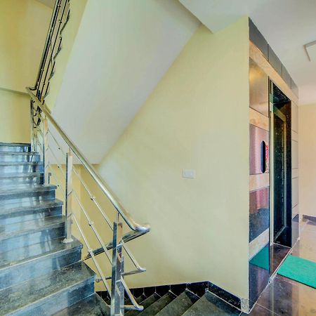 Super Hotel O White Ridge Sururnagar Buitenkant foto