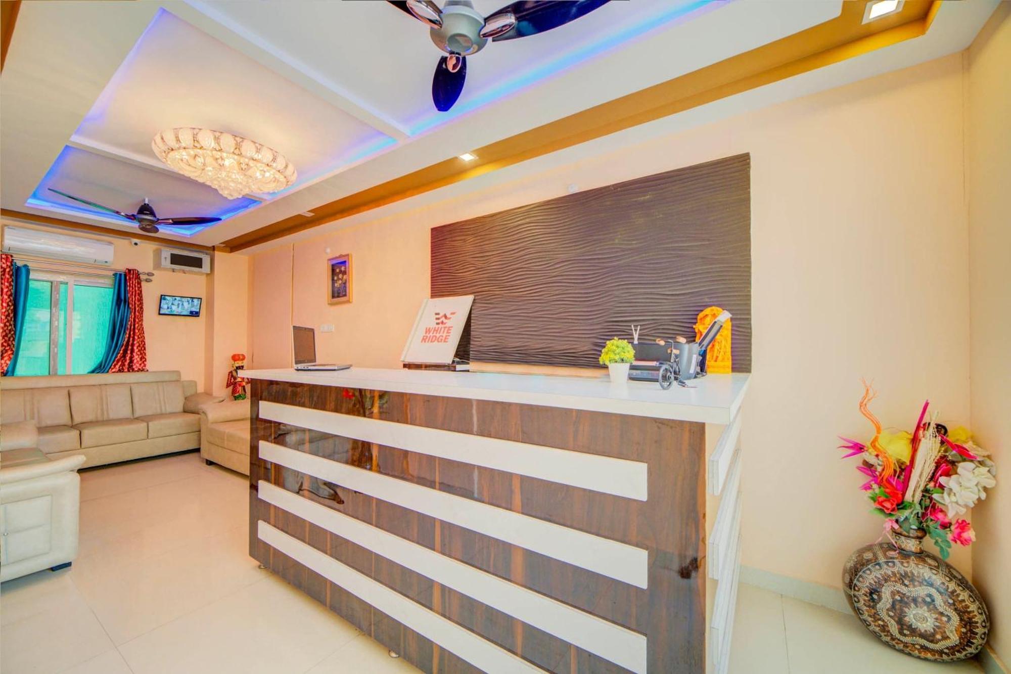 Super Hotel O White Ridge Sururnagar Buitenkant foto